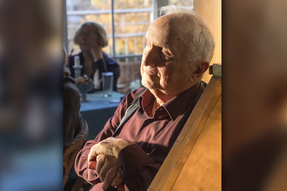 Gastgeber Professor Peter Richter genießt den Auftritt der Singakademie.