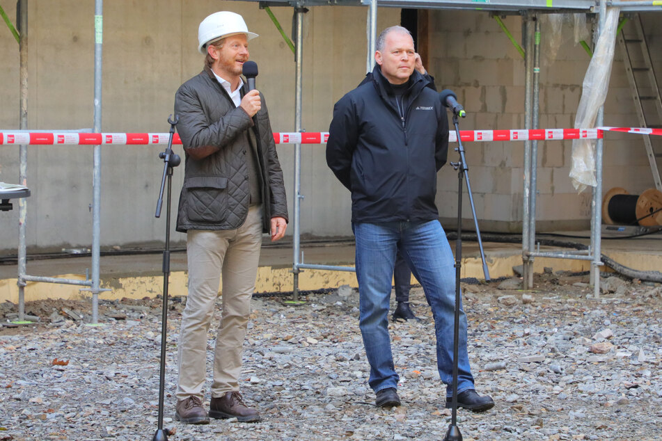 Baubürgermeister Michael Stötzer (48, Grüne) und Thomas Richter (54, r.) vom "Stein und Partner"-Projektmanagement.