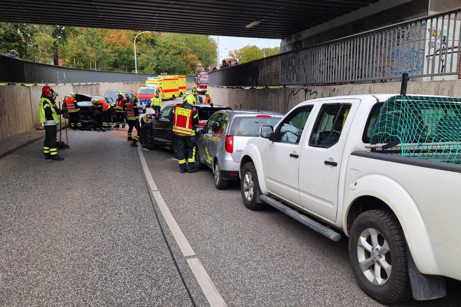 An dem Unfall waren insgesamt fünf Autos beteiligt.