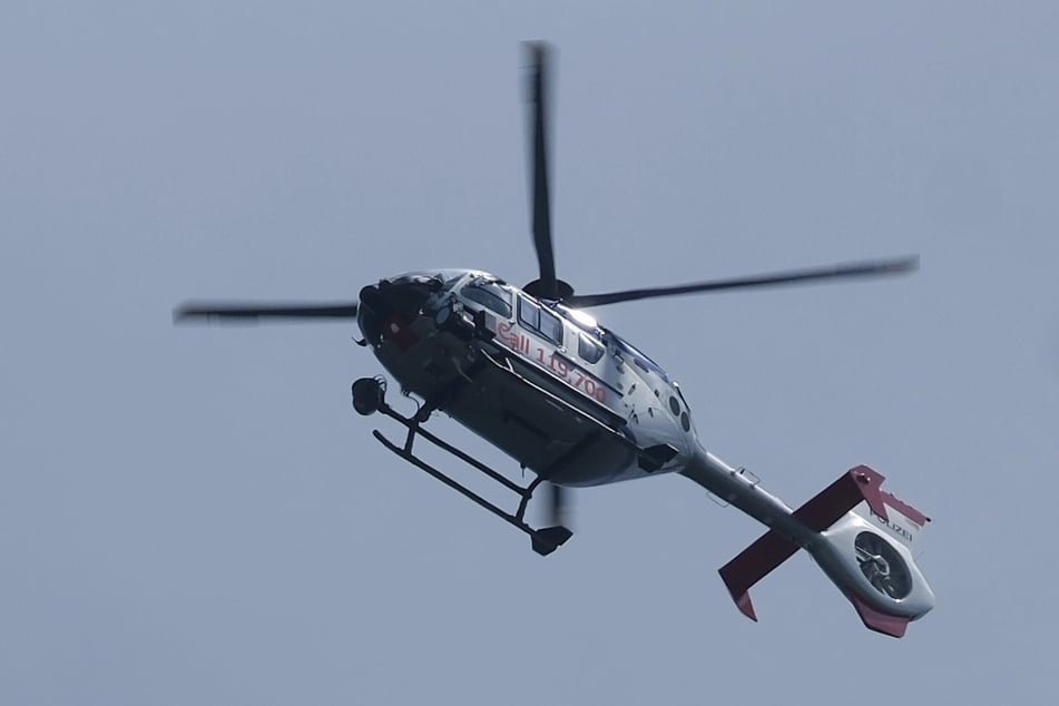 Ein Polizei-Hubschrauber sorgte am Montagmorgen im Bereich Dresden-Stetzsch für Aufsehen. (Archivbild)