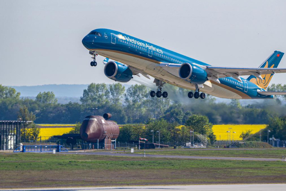Ungewöhnlicher Gast: Vietnamesisches Flugzeug landet am Flughafen Halle/Leipzig