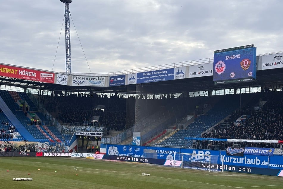 Im Gästeblock herrscht bereits gute Stimmung.