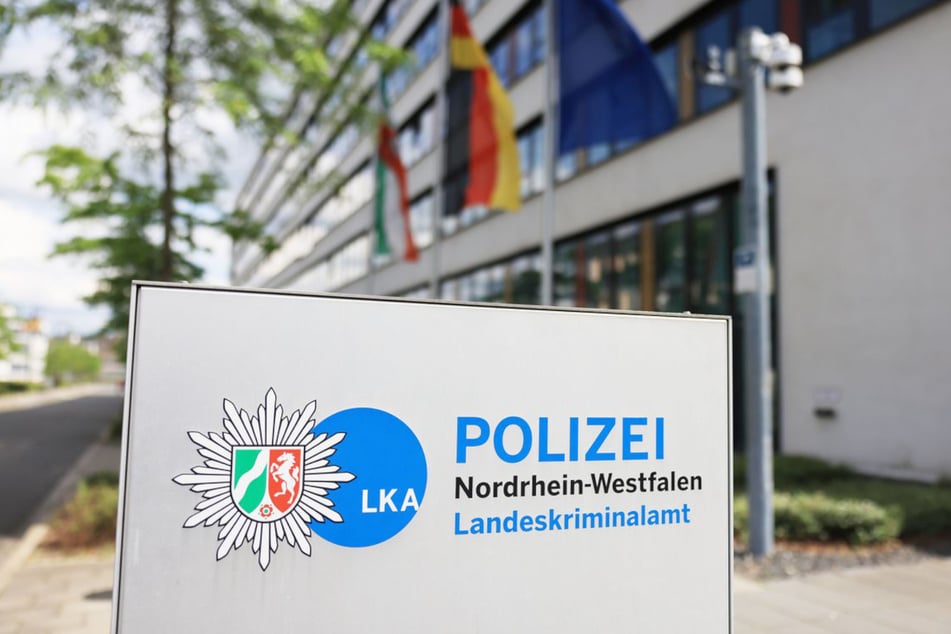 Das nordrhein-westfälische Landeskriminalamt (LKA) erfasst vermehrt Fälle von Finanzbetrug bei Messengerdiensten im Internet. (Symbolbild)