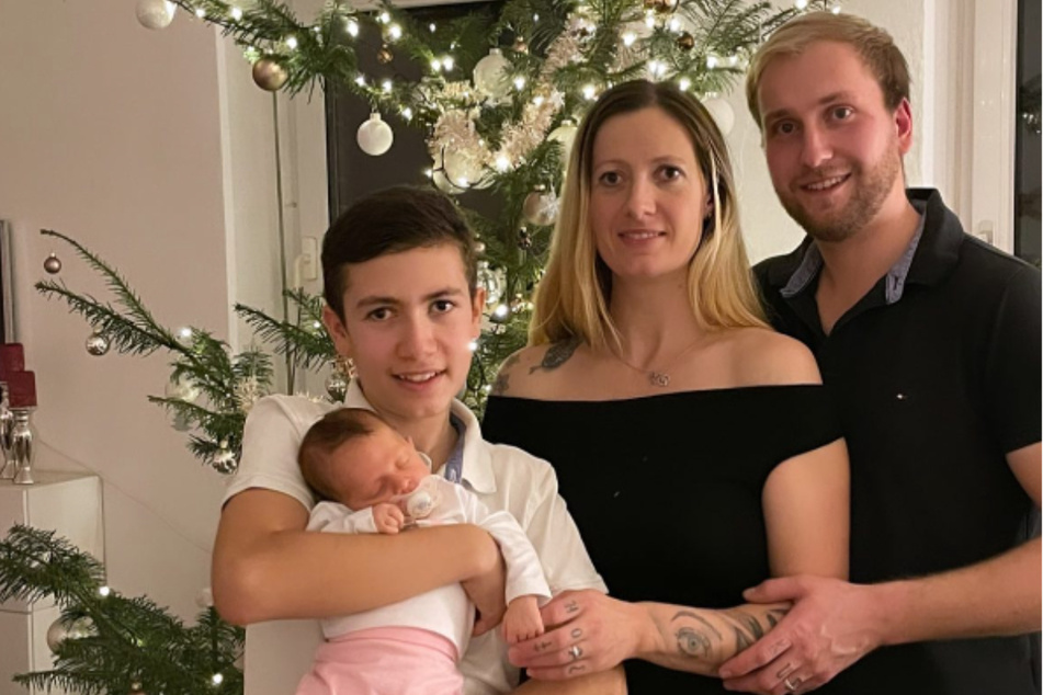 "Bauer sucht Frau"-Star Denise Munding (32) zeigt ihre Familie voller Stolz bei Instagram.
