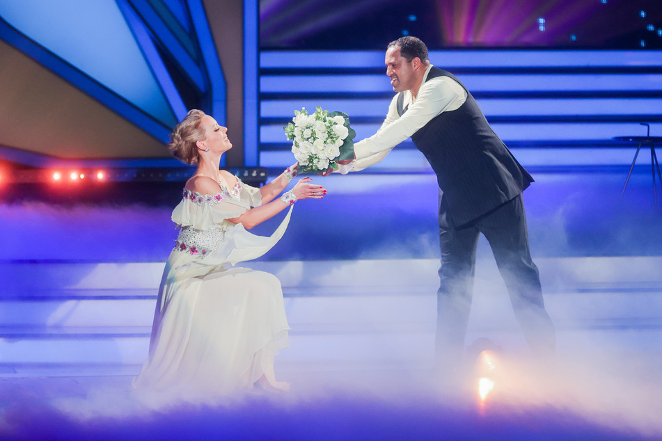 Ailton und Isabel Edvardsson tanzen am Freitag einen Cha Cha Cha.
