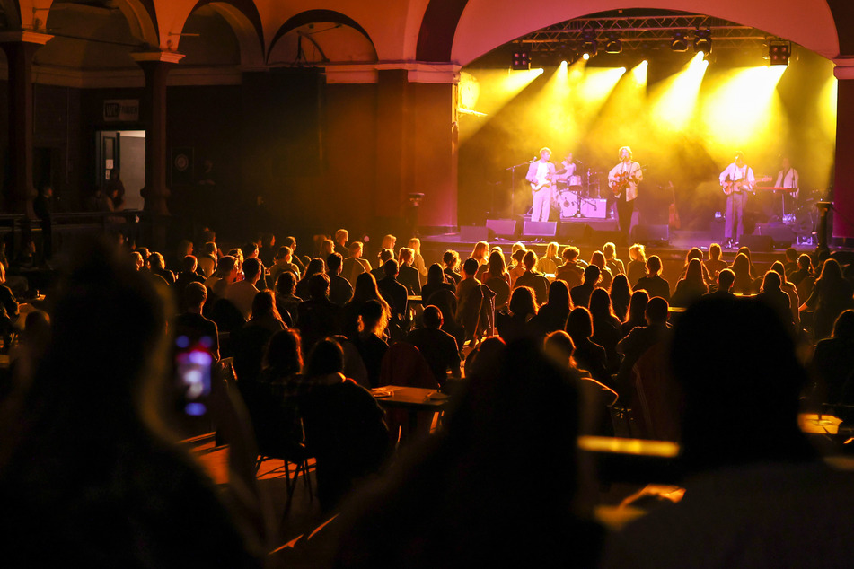 Auch in Musikclubs und Diskotheken darf wieder mit Test, aber ohne Maske getanzt und gefeiert werden.