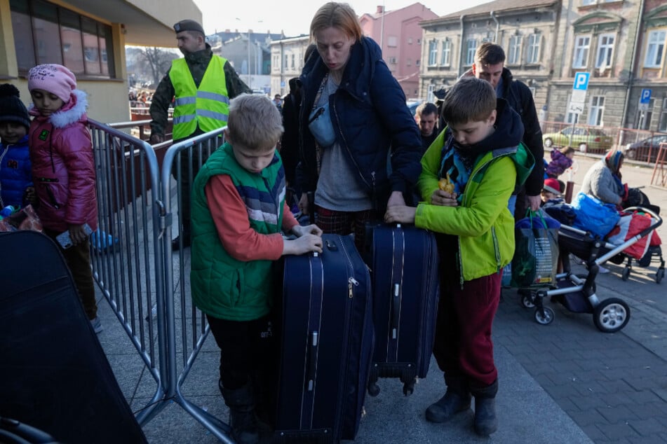 Laut Unicef sind mehr als die Hälfte der Kinder in der Ukraine vor dem krieg geflohen.