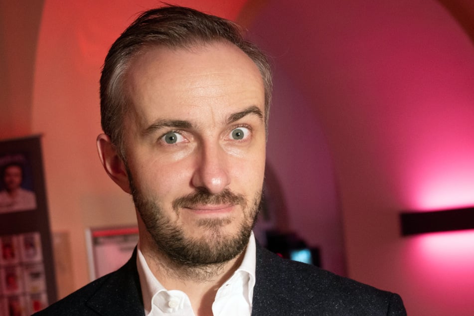 Jan Böhmermann (41) hat dem YouTuber betrügerische Maskendeals vorgeworfen.