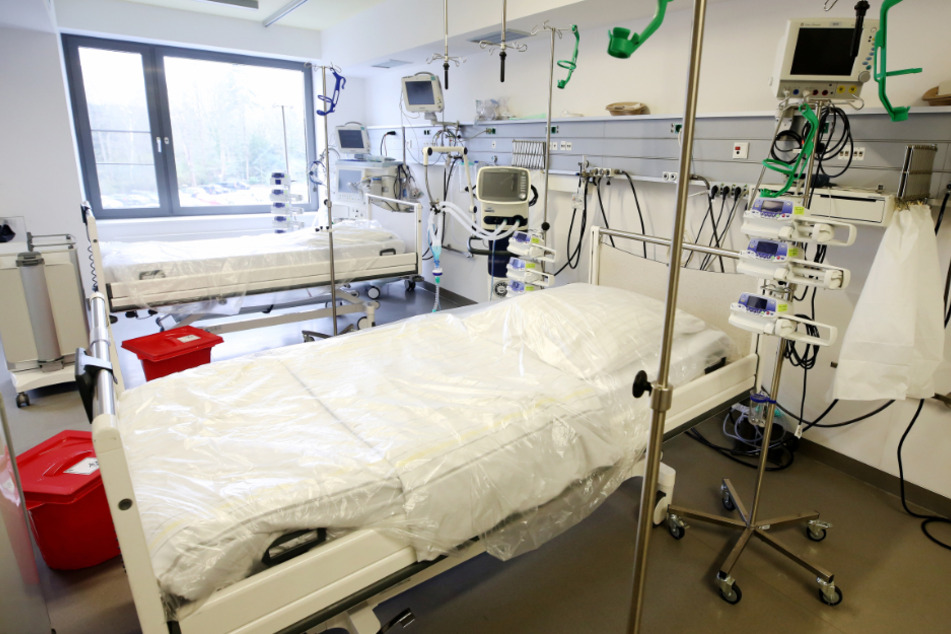 Die Kliniken im Land sind aufgerufen, zu prüfen, ob sie Kapazitäten haben. (Symbolbild)