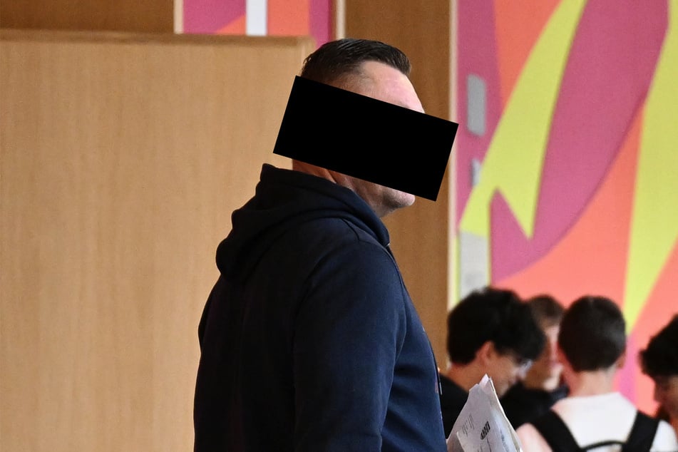 Schmerzhafter Streit unter Rauchern: Im Crystal-Rausch langte der Platzwart zu