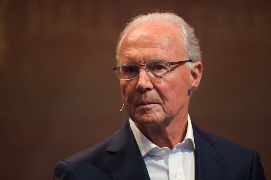 Vor einigen Jahren erlaubten sich Franz Beckenbauer (76) und Matze Knop einen Spaß mit dem Publikum eines gemeinsamen Events.