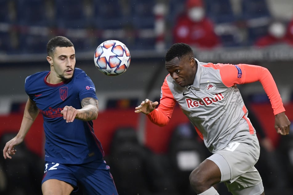 Offenbar im Visier von RB: Der Salzburger Patson Daka (22, r.) hier im Duell mit Mario Hermoso (25) von Atletico Madrid.