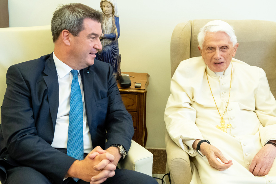 Bayerns Ministerpräsident Markus Söder (55, CSU) hat Papst Benedikt XVI. bei einem Besuch im Freistaat persönlich getroffen.