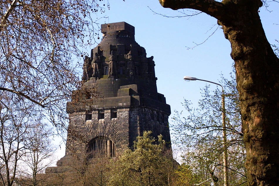 Unter dem Fundament des Leipziger Völkerschlachtdenkmals verbergen sich tonnenweise Müll.