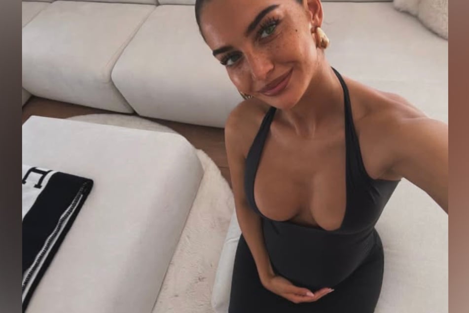 Die Influencerin ist mittlerweile im 9. Monat schwanger.