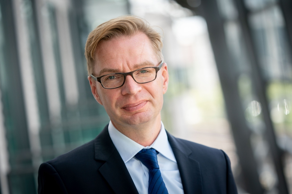Reiner Holznagel (44), Präsident des Bundes der Steuerzahler kritisiert Gebührenschraube. (Archivfoto)