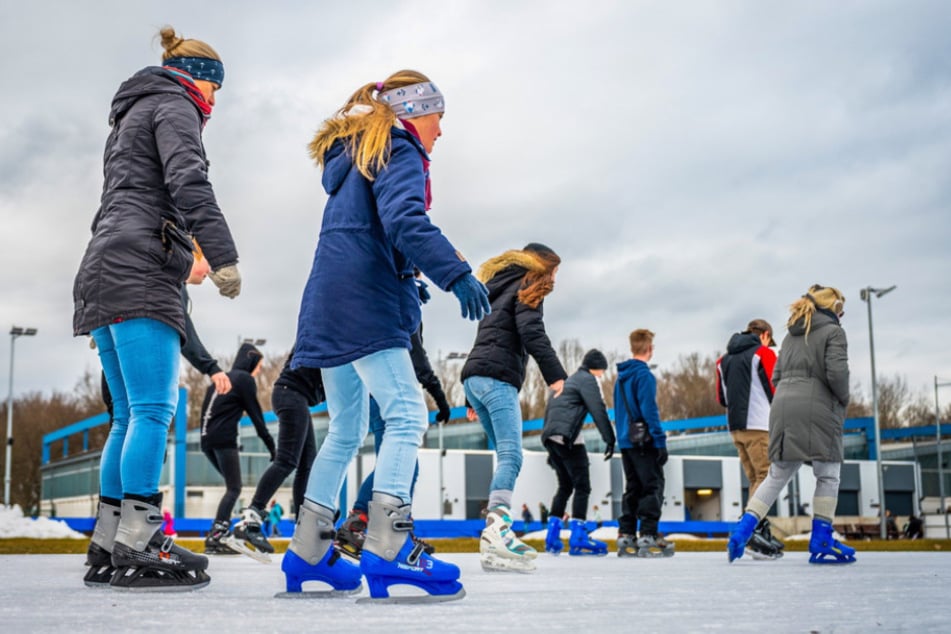 Noch eine Runde Eislaufen vor den Weihnachtstagen gefällig? (Archivbild)