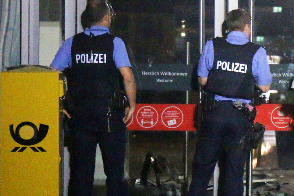 Im Rhein-Neckar-Zentrum in Viernheim wurde in der Nacht zu Freitag ein Geldautomat gesprengt.