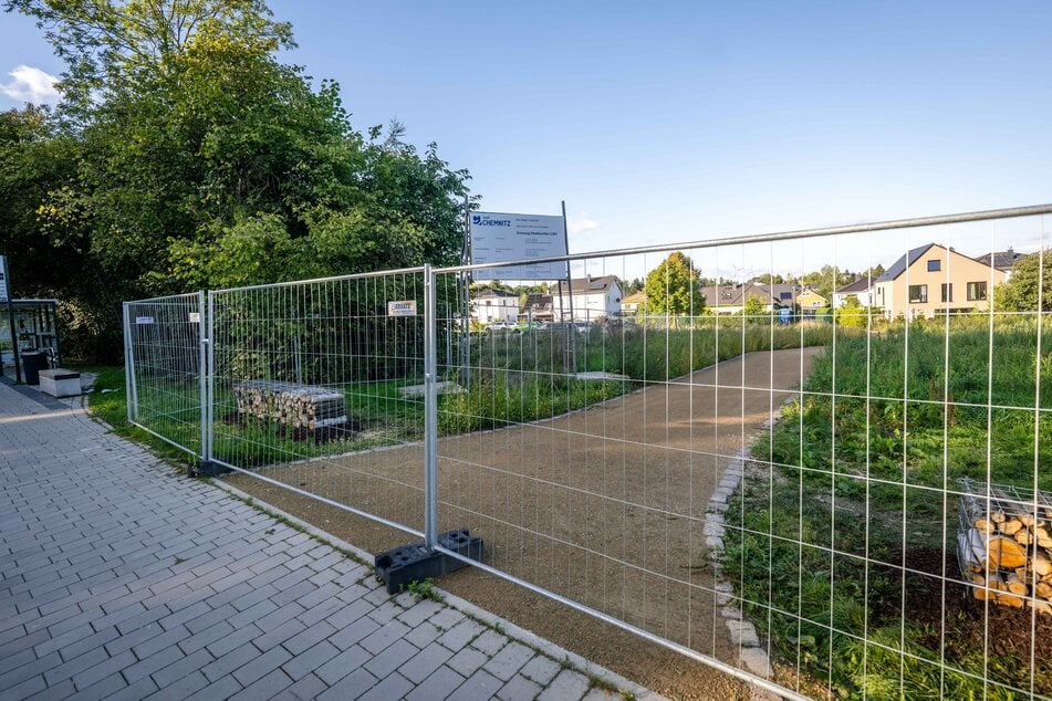 Der Grünzug in Rabenstein ist fertig. Die Baustelle bleibt aber noch gesperrt.