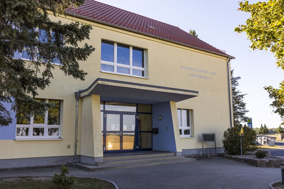 Per Mail kontaktierte die Schulleitung die betroffenen Eltern - kurz vor dem Beginn des neuen Schuljahres.