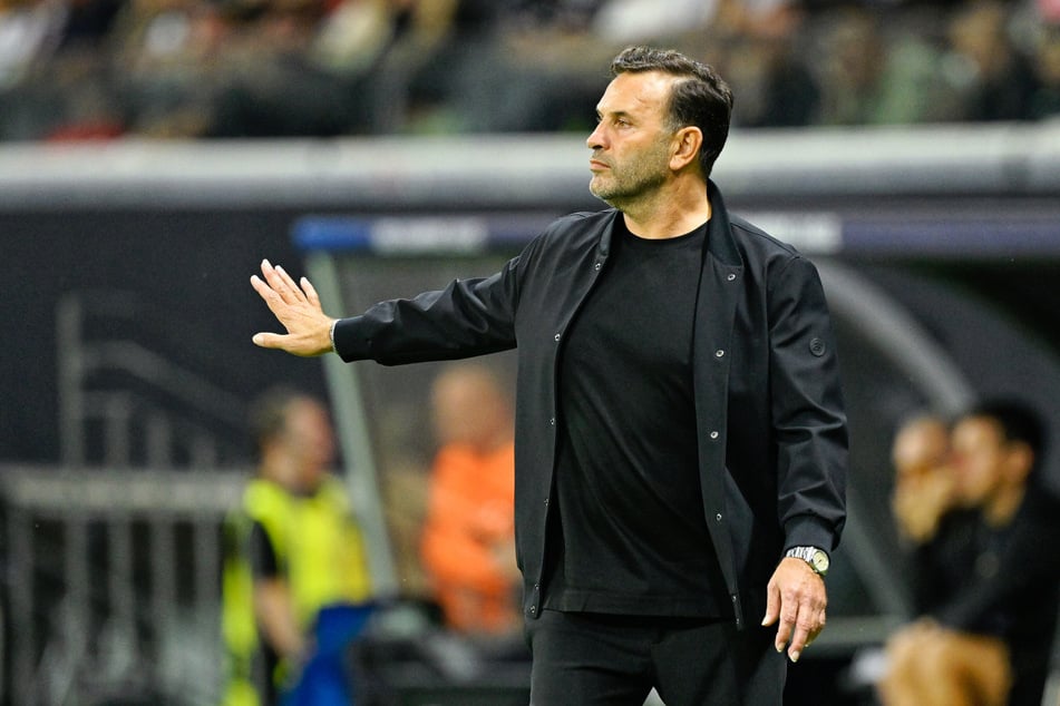 Okan Buruk (51) am Donnerstagabend beim CL-Spiel gegen Eintracht Frankfurt.
