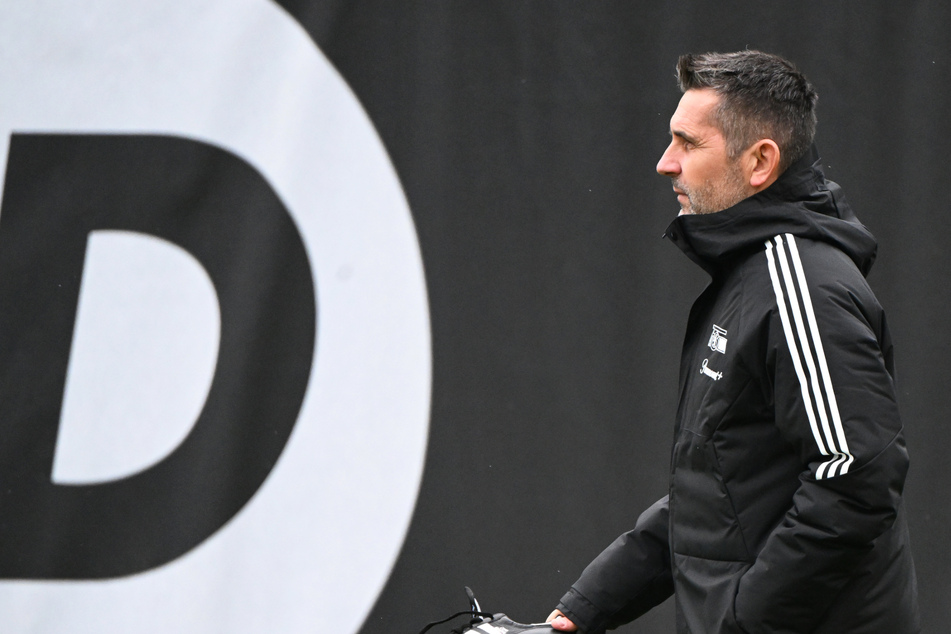 Union-Trainer Nenad Bjelica (52) wartet in München eine schwere Aufgabe.
