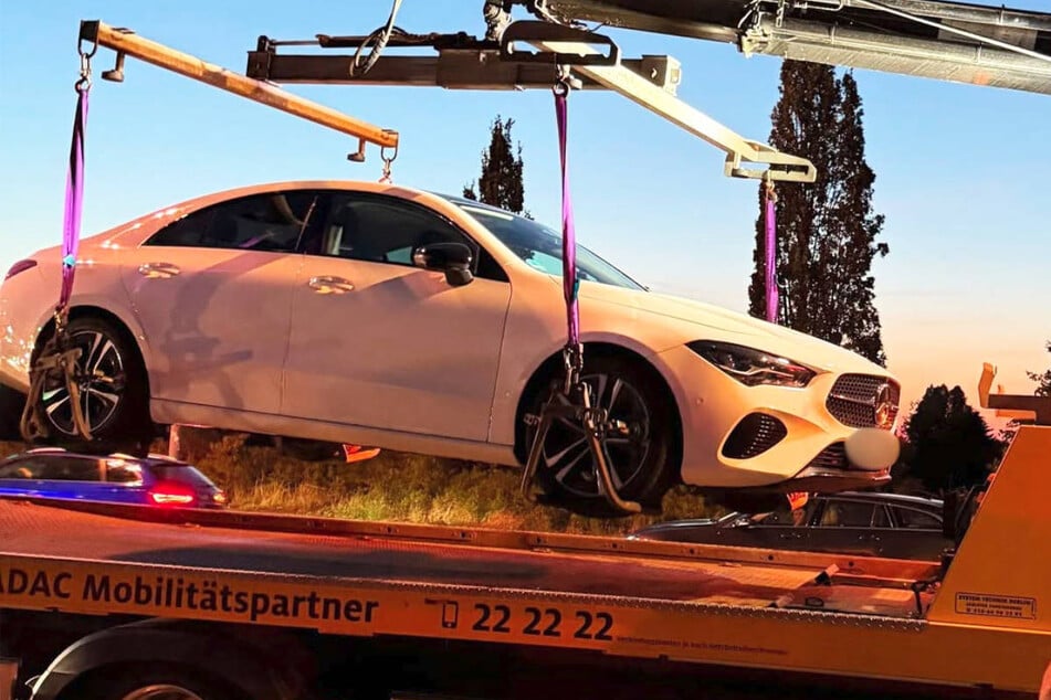 Berlin: Mercedes überholt immer wieder rechts, drängelt und liefert fadenscheinige Ausrede