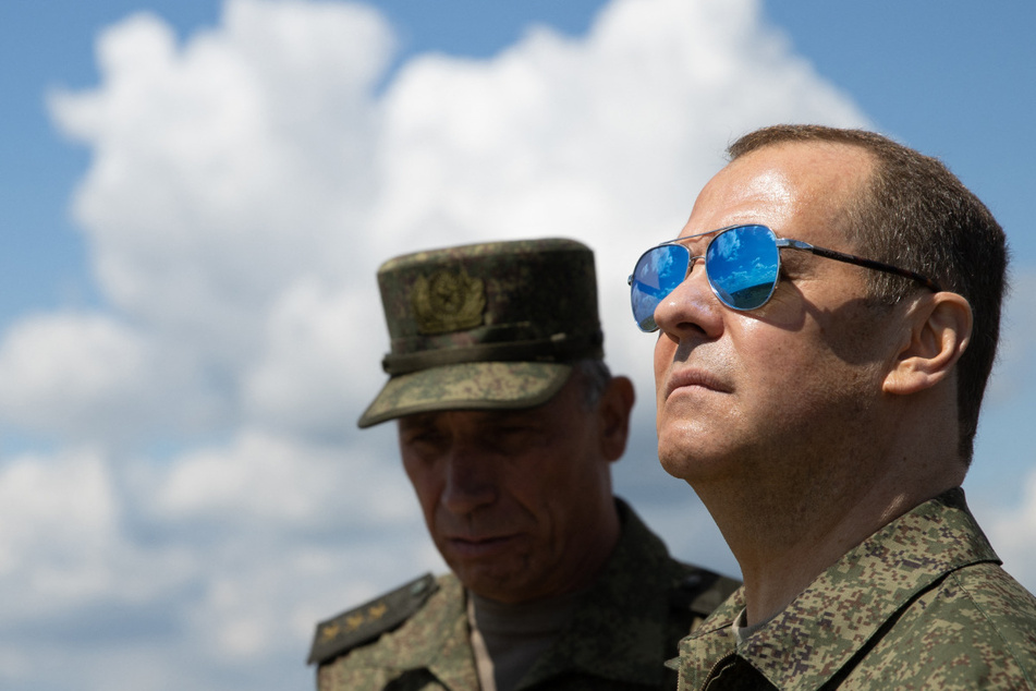 Ukraine-Krieg: Medwedew droht mit "radioaktiver Asche" über Warschau