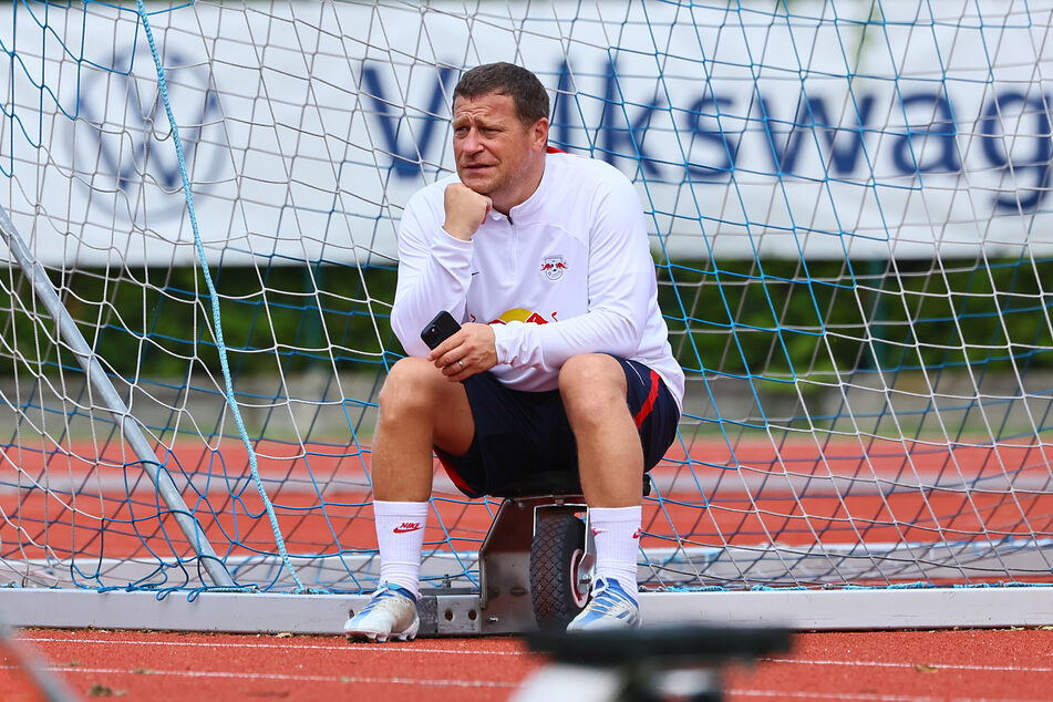 RB Leipzigs Sportchef Max Eberl (49) sieht nicht unbedingt einen Grund, auf dem Transfermarkt noch einmal aktiv zu werden.