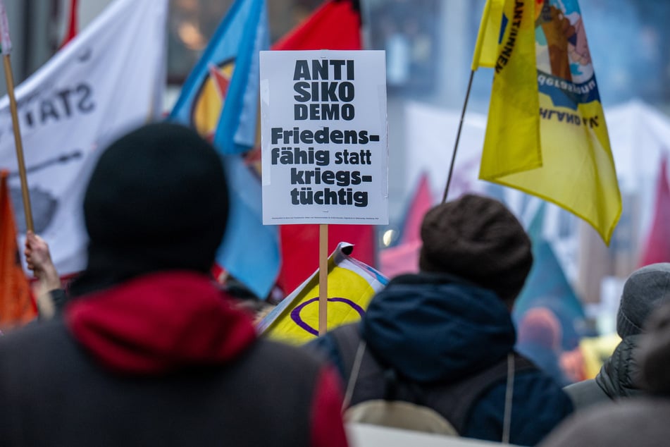 In München sind Tausende auf die Straße gegangen.