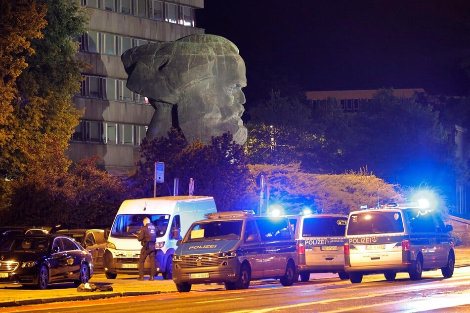 Am Montag und in der Nacht zum Dienstag war es in der Brückenstraße in Chemnitz und hinter dem Marx-Monument zu Körperverletzungen gekommen. (Archivfoto)