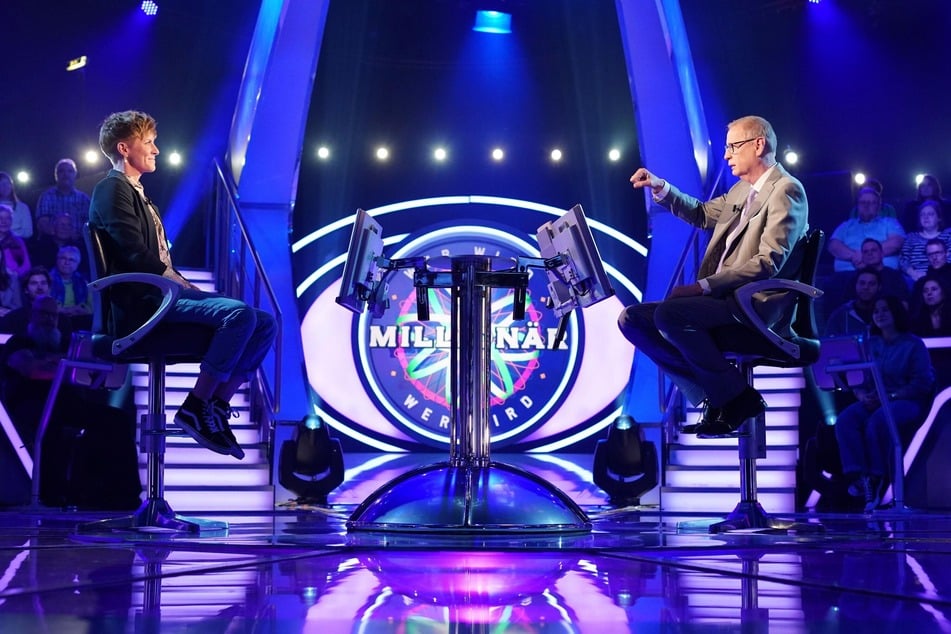Günther Jauch (69) unterläuft bei "Wer wird Millionär?" ein Missgeschick. Anschließend platzt ihm auch noch der Kragen.