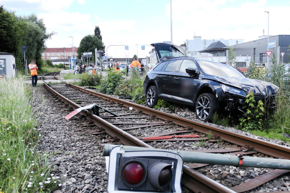 Unfall am Bahnübergang: Strecke der Wieslauftalbahn ist gesperrt!