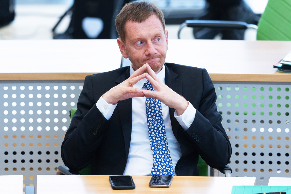 Ministerpräsident Michael Kretschmer (46, CDU) ist für strengere Corona-Maßnahmen.