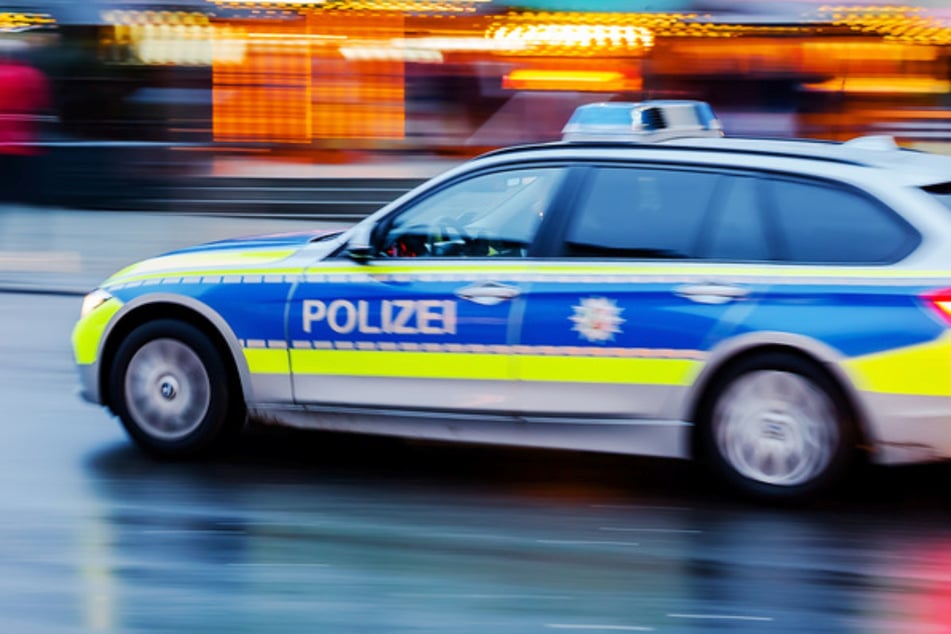 BMW und Mercedes liefern sich illegales Autorennen: Polizei sucht Zeugen