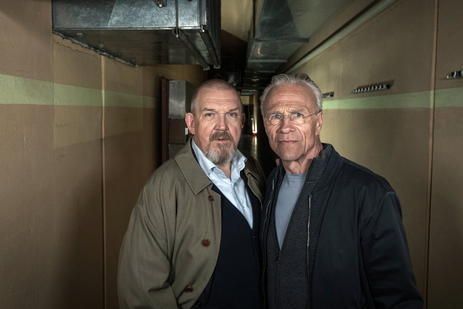 Freddy Schenk (Dietmar Bär, 65, l.) und Max Ballauf (Klaus J. Behrendt, 66) schauen sich in der Prepper-Szene um.