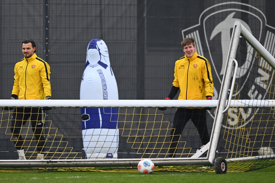 Konkurrenz belebt das Geschäft: Seit Elias Bethke (22, r.) zu Dynamo wechselte, glänzt Tim Schreiber.