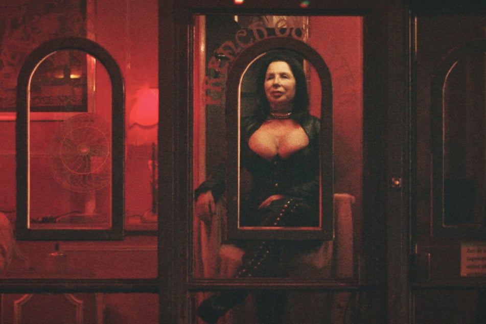 In einer ZDF-Dokuserie erzählt die Domina von ihrem bewegten Leben sowie von ihrer Arbeit als Prostituierte.