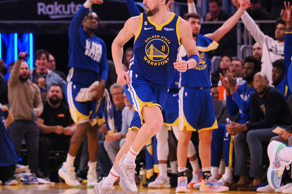 Klay Thompson put in a vintage performance in the Golden State Warriors' win over the Oklahoma City Thunder, shooting 12-of-16 from long range.