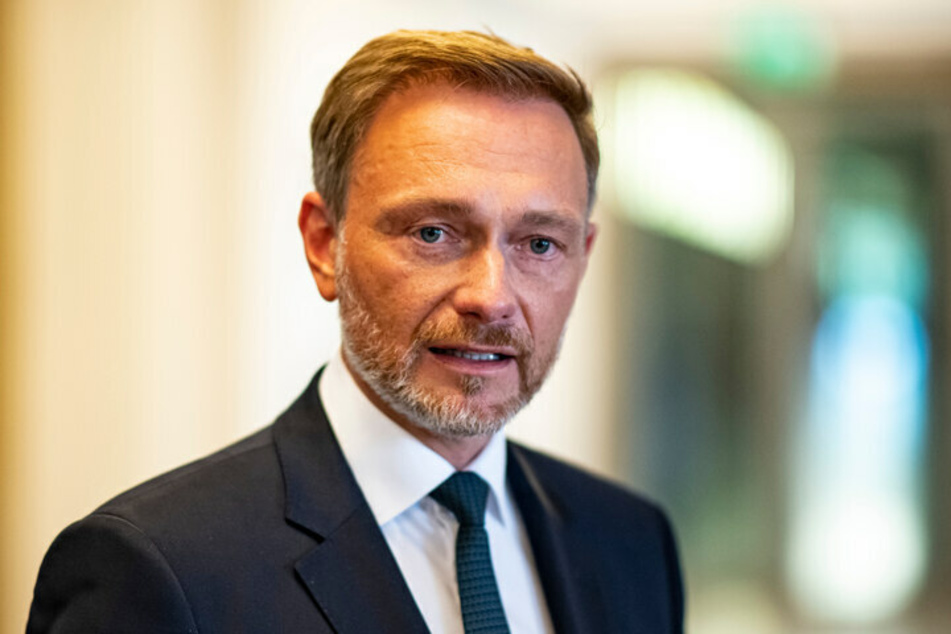 Christian Lindner (43, FDP) will ab 2023 die Schuldenbremse durchdrücken - und wehrt sich gegen die SPD-Pläne zum "Bürgergeld".