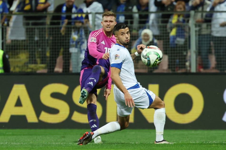 Erst am 16. November war Jusuf Gazibegovic (r.) mit Bosnien gegen die Deutsche Nationalmannschaft gefragt.