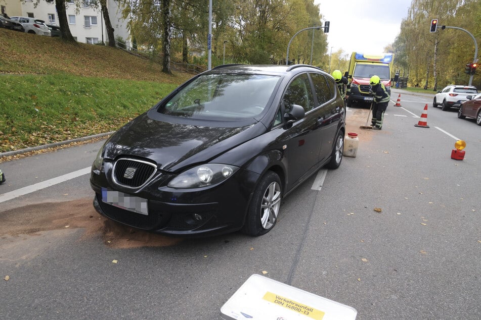 Warum der Fahrer die Kontrolle verlor, wird derzeit ermittelt.