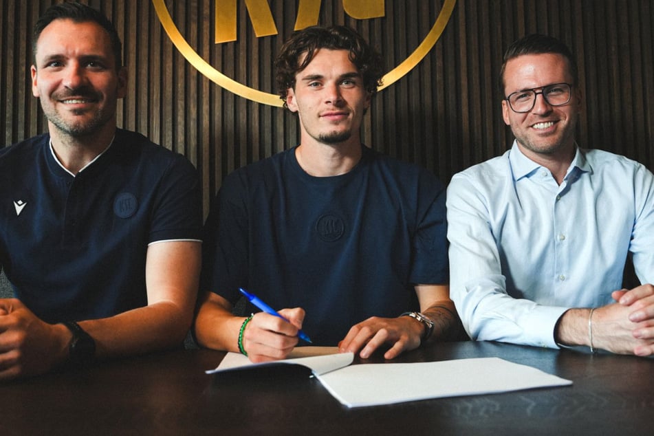 Transfermarkt im Ticker: Neuzugang fix! Zweitligist holt Angreifer aus der Schweiz