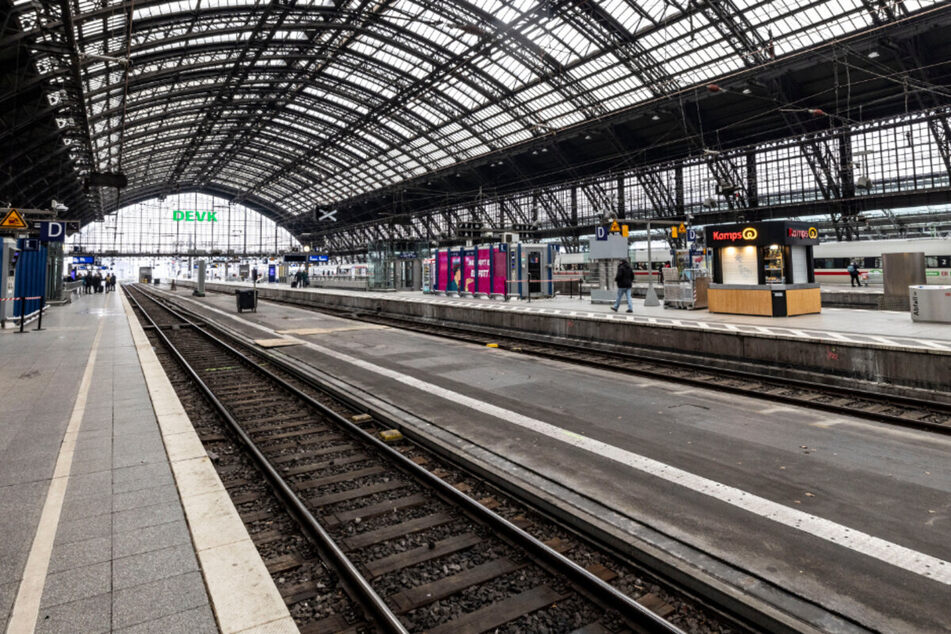 Am Kölner Hauptbahnhof bleiben bis zum kommenden Montag viele Gleise unbefahren.