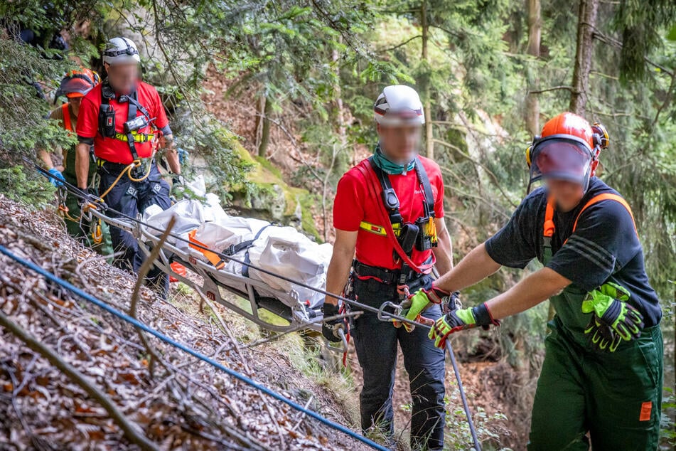 Da kamen die Bergretter zu spät: Am 19. Juli stürzte ein Kletterer an der Neuen Wenzelwand am Dorn bei Schmilka in den Tod.