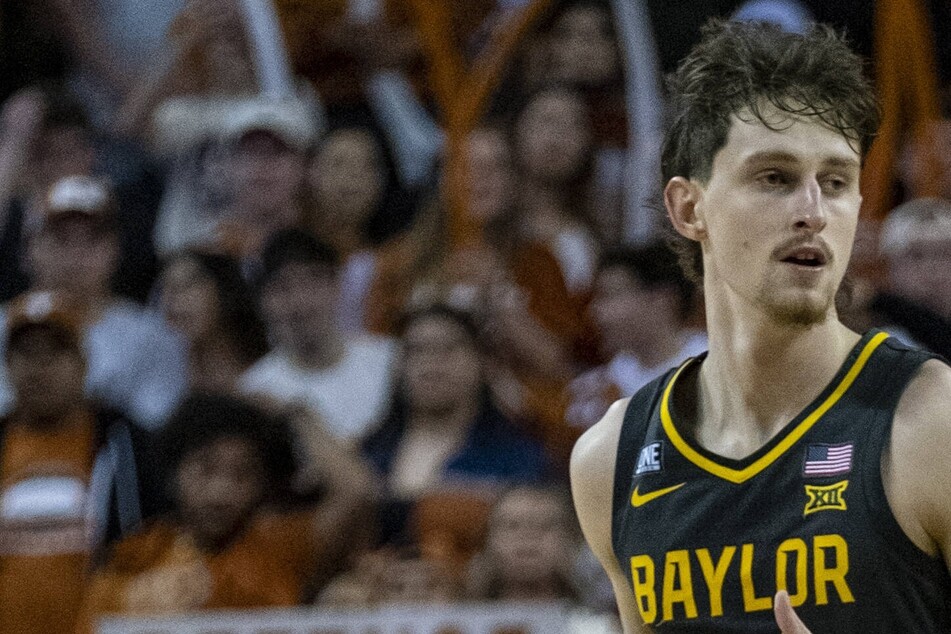 March Madness roundup: Baylor blows out Norfolk, Huskies and Hawkeyes suffer upsets