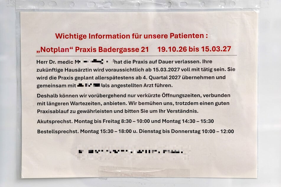 Laut Aushang hat Razvan M. (40) die Arztpraxis "auf Dauer verlassen".