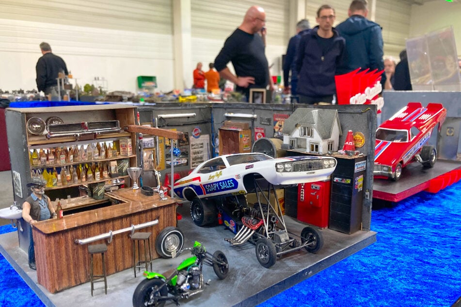 Zwischen Flugzeugen, historischen Fahrzeugen und ganzen Miniaturlandschaften lässt sich viel Neues entdecken.