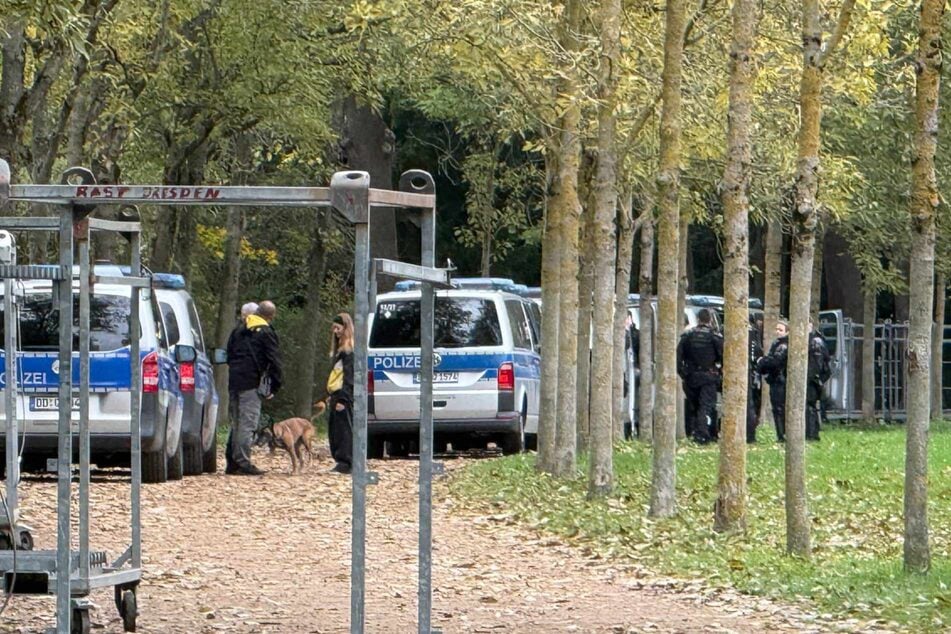 Im Bereich des Rudolf-Harbig-Stadions herrscht heute große Polizeipräsenz.
