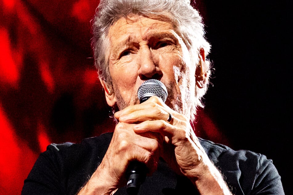 Gegen den 79-jährigen Rockmusiker Roger Waters ermittelt die Berliner Polizei wegen des Verdachts der Volksverhetzung.